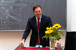 Prof. Clemens Schafmayer am Pult
