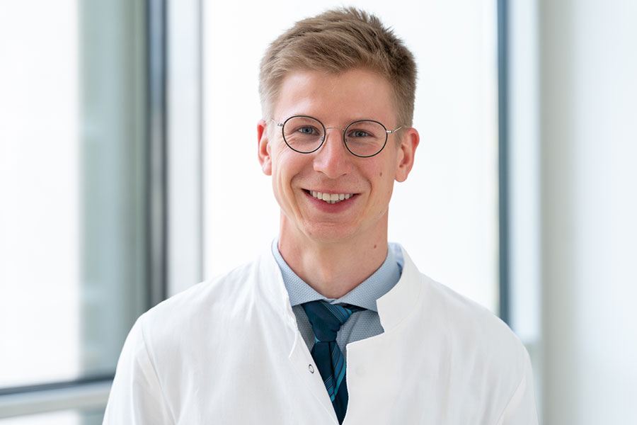 Assistenzarzt Dr. med. Clemens Karrengarn