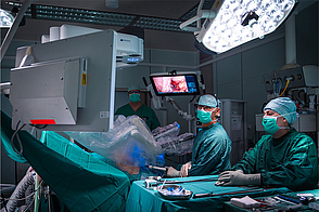 DaVinci-OP wird in den Hörsaal der Unimedizin gestreamt